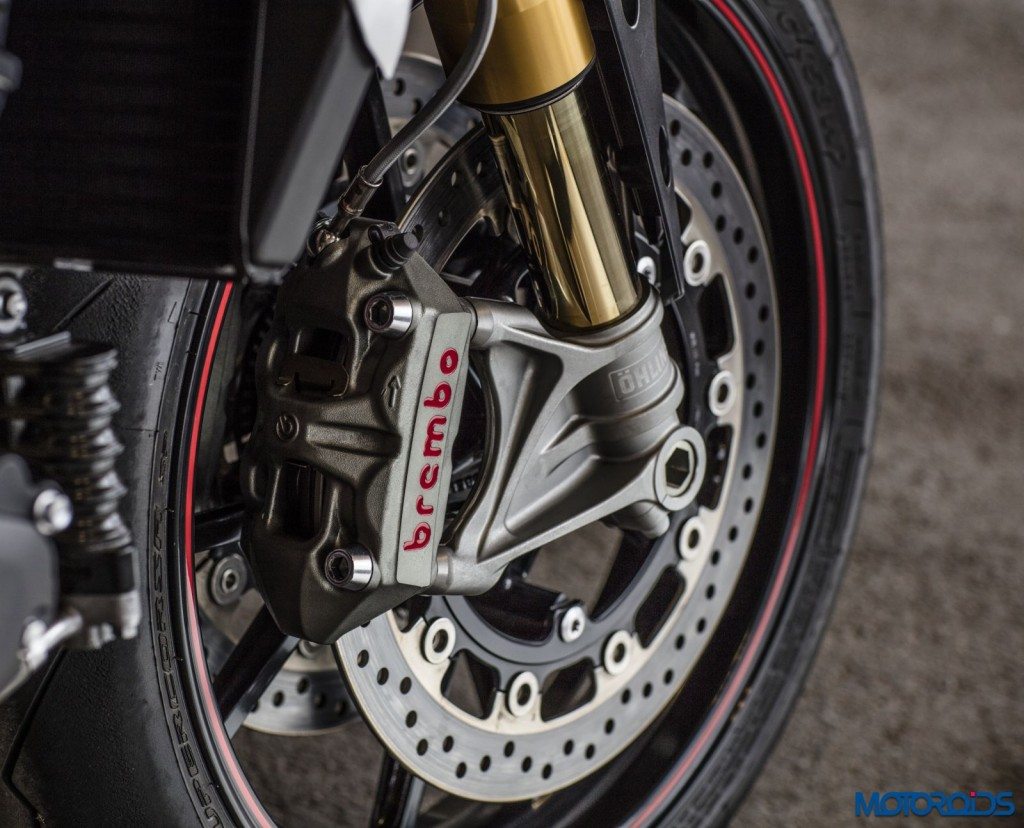 2016 Triumph Speed Triple Series - Official Images - 18 - Front Brakes