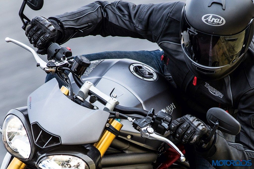 2016 Triumph Speed Triple Series - Official Images - 3