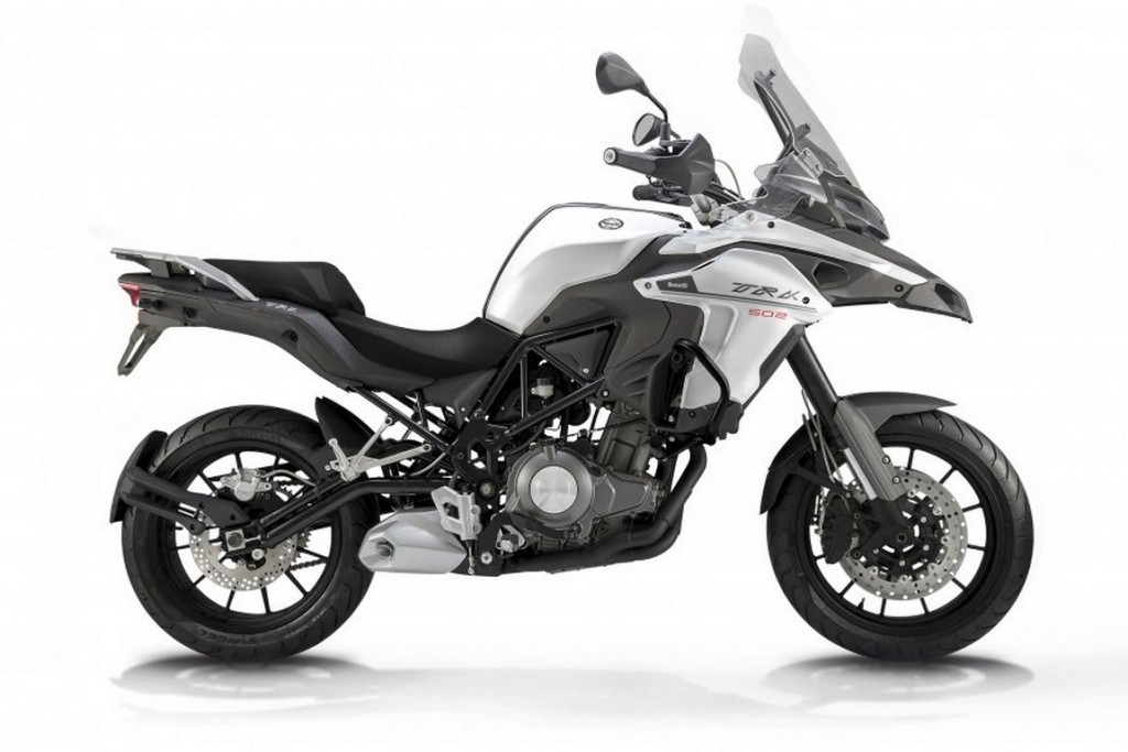 Benelli-Trek-502 - Unveiled at EICMA 2015