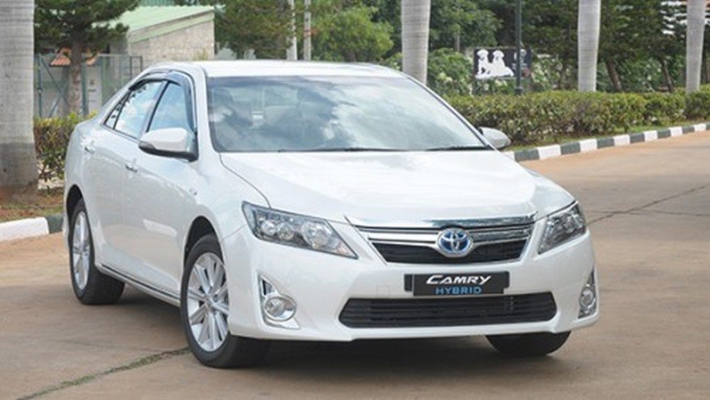 Toyota Kirloskar Motor full Hybrid Camry (1)