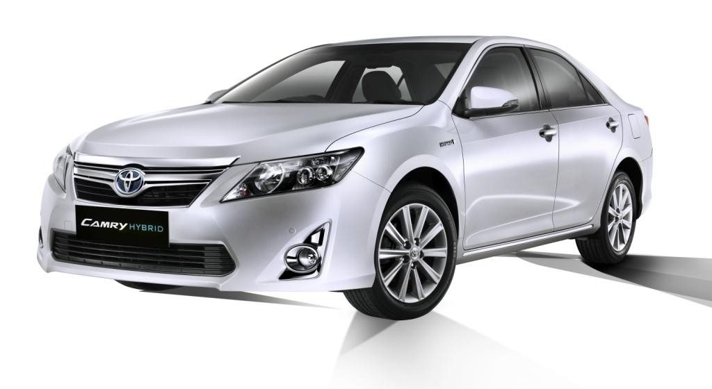 Toyota Kirloskar Motor full Hybrid Camry (3)