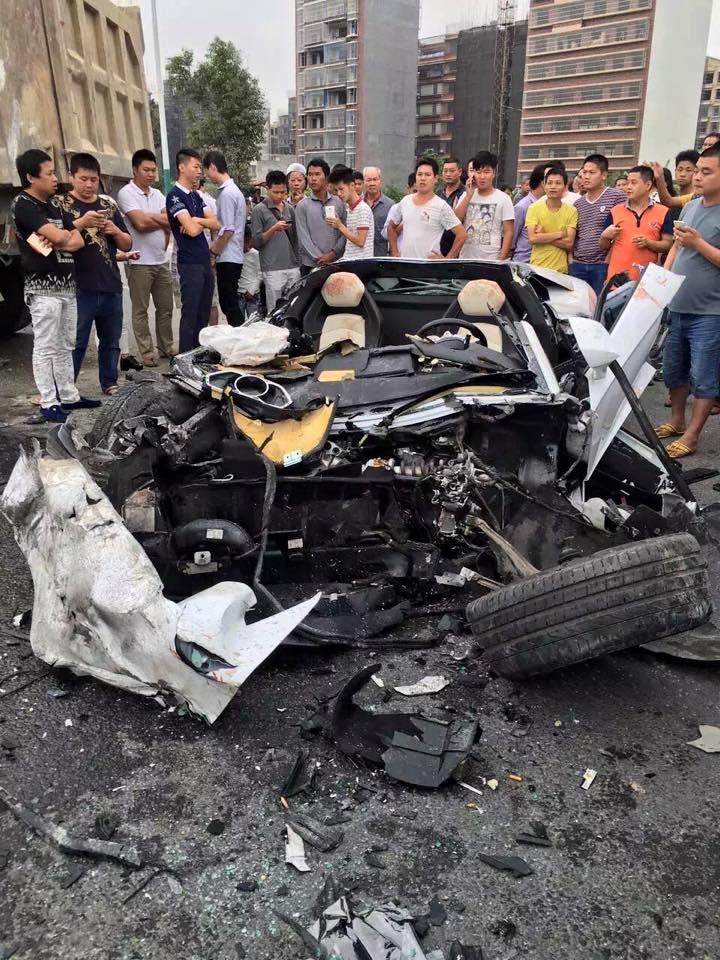 aventador crash front by global car wanted