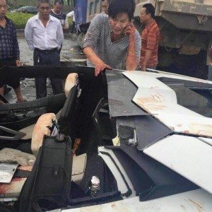aventador crash middle image by global car wanted