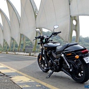 Harley Davidson Street  Dark Custom Review