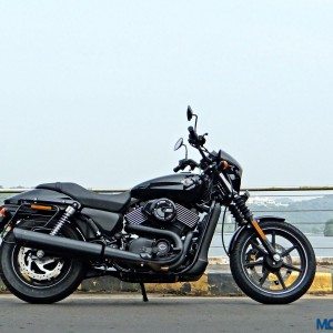 Harley Davidson Street  Dark Custom Review