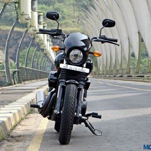 Harley Davidson Street  Dark Custom Review