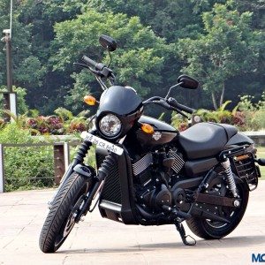 Harley Davidson Street  Dark Custom Review