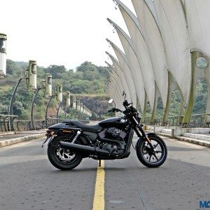 Harley Davidson Street  Dark Custom Review