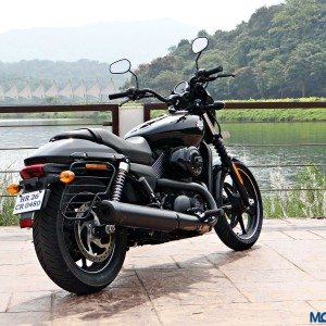 Harley Davidson Street  Dark Custom Review