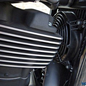 Harley Davidson Street  Dark Custom Review