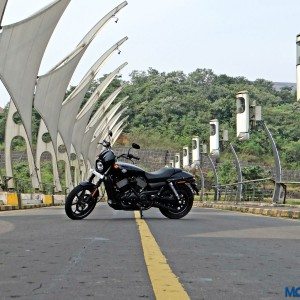 Harley Davidson Street  Dark Custom Review