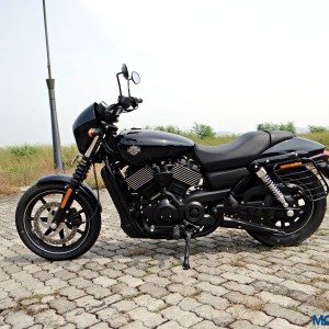 Harley Davidson Street  Dark Custom Review