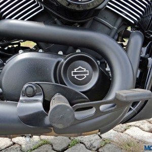 Harley Davidson Street  Dark Custom Review