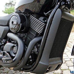 Harley Davidson Street  Dark Custom Review