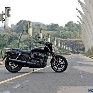 Harley Davidson Street  Dark Custom Review