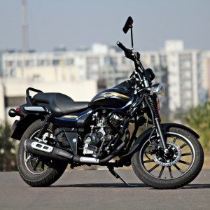 Bajaj Avenger Street