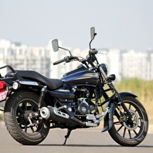 Bajaj Avenger Street