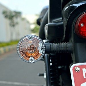 Bajaj Avenger Street  clear lense indicator