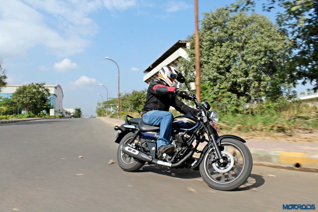 Bajaj Avenger Street 150 in action (2)