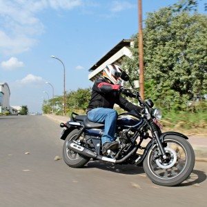 Bajaj Avenger Street  in action