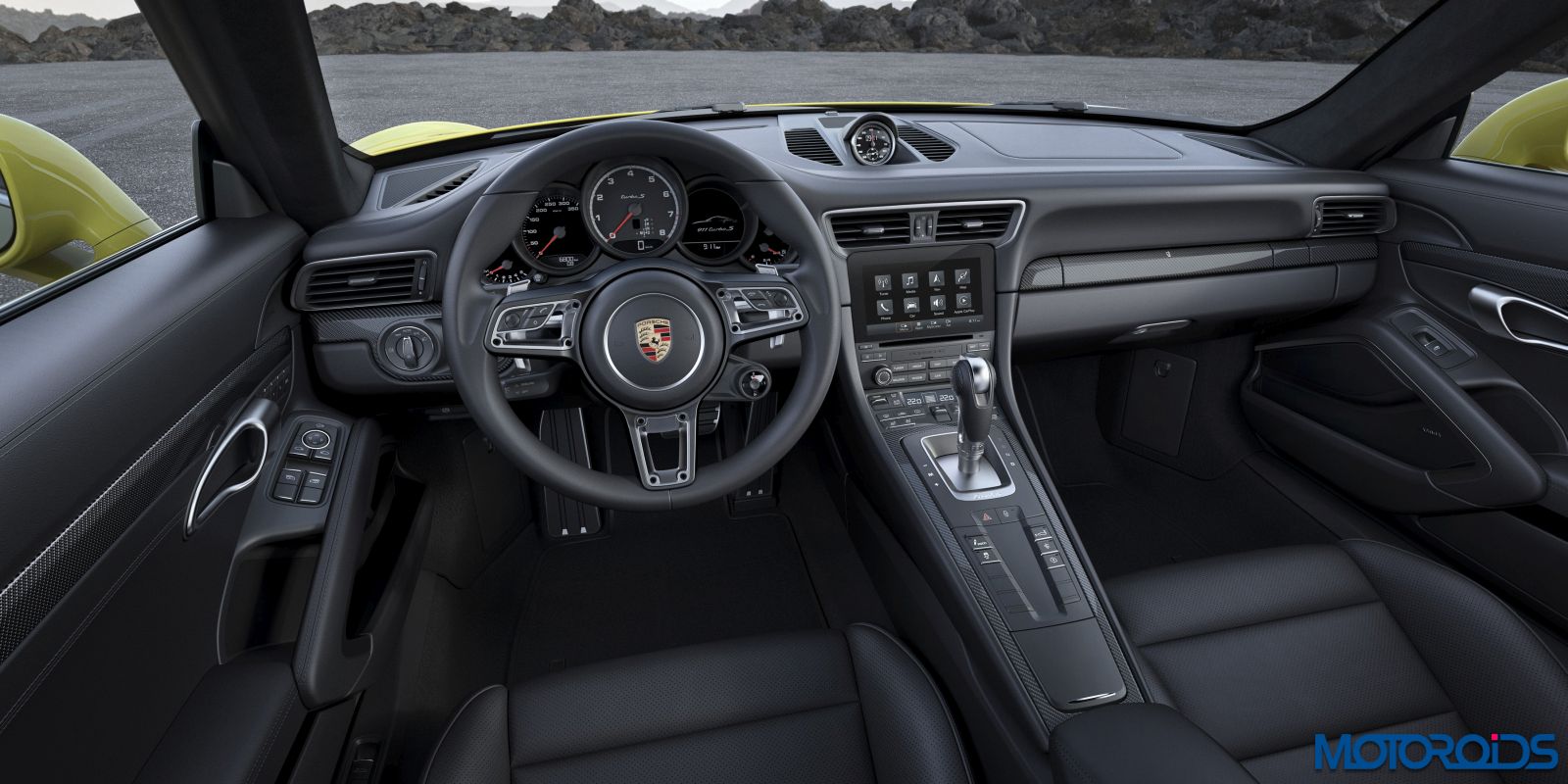 911_Turbo_S_interior