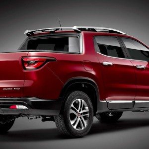 Fiat Toro rear end unveiled