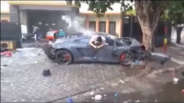 Lamborghini Crash in Indonesia