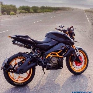 Modified Bajaj Pulsar NS by Judho Pralistyo