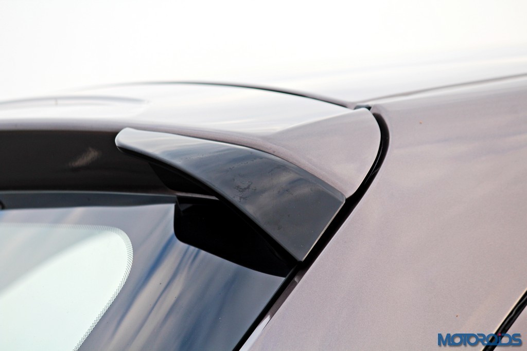 Tata Zica Spoiler (2)