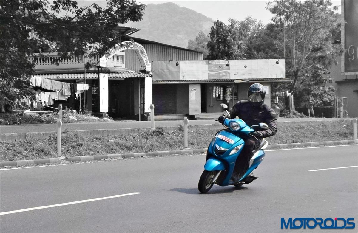 Yamaha Fascino cornering