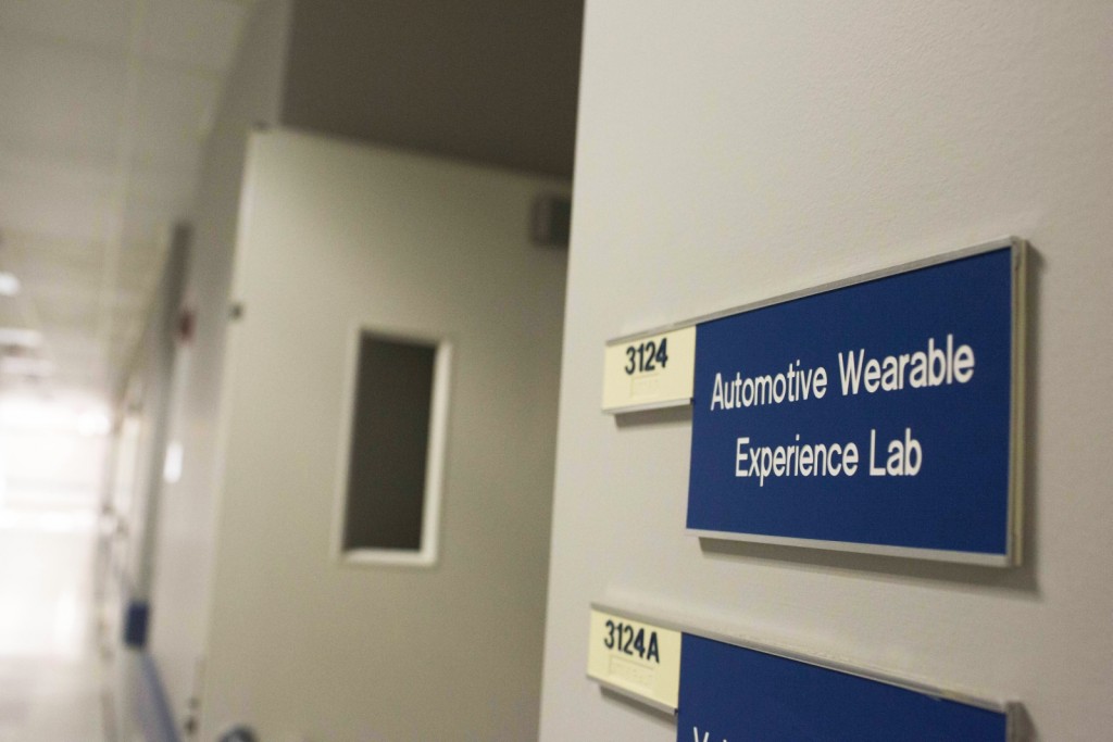 Ford Automotive Wearable Experience lab (1)