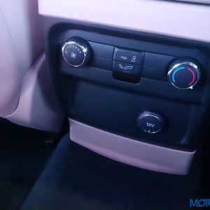 Ford Endeavour nd row console