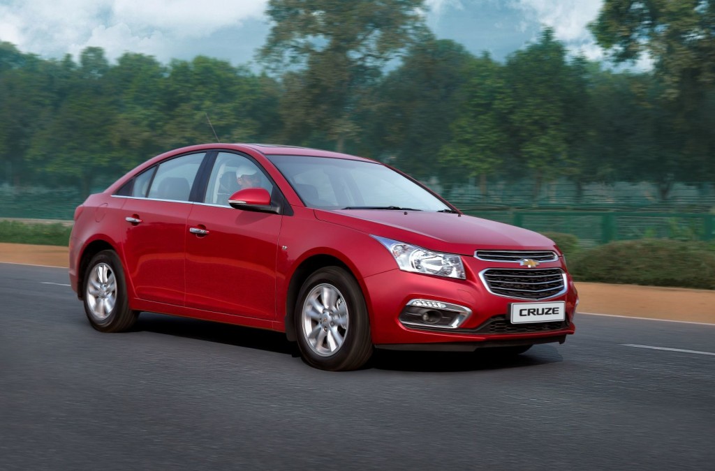 GM India Launches New Chevrolet Cruze 2016 (2)