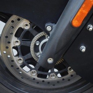 Indian Dark Horse front disc brake ABS