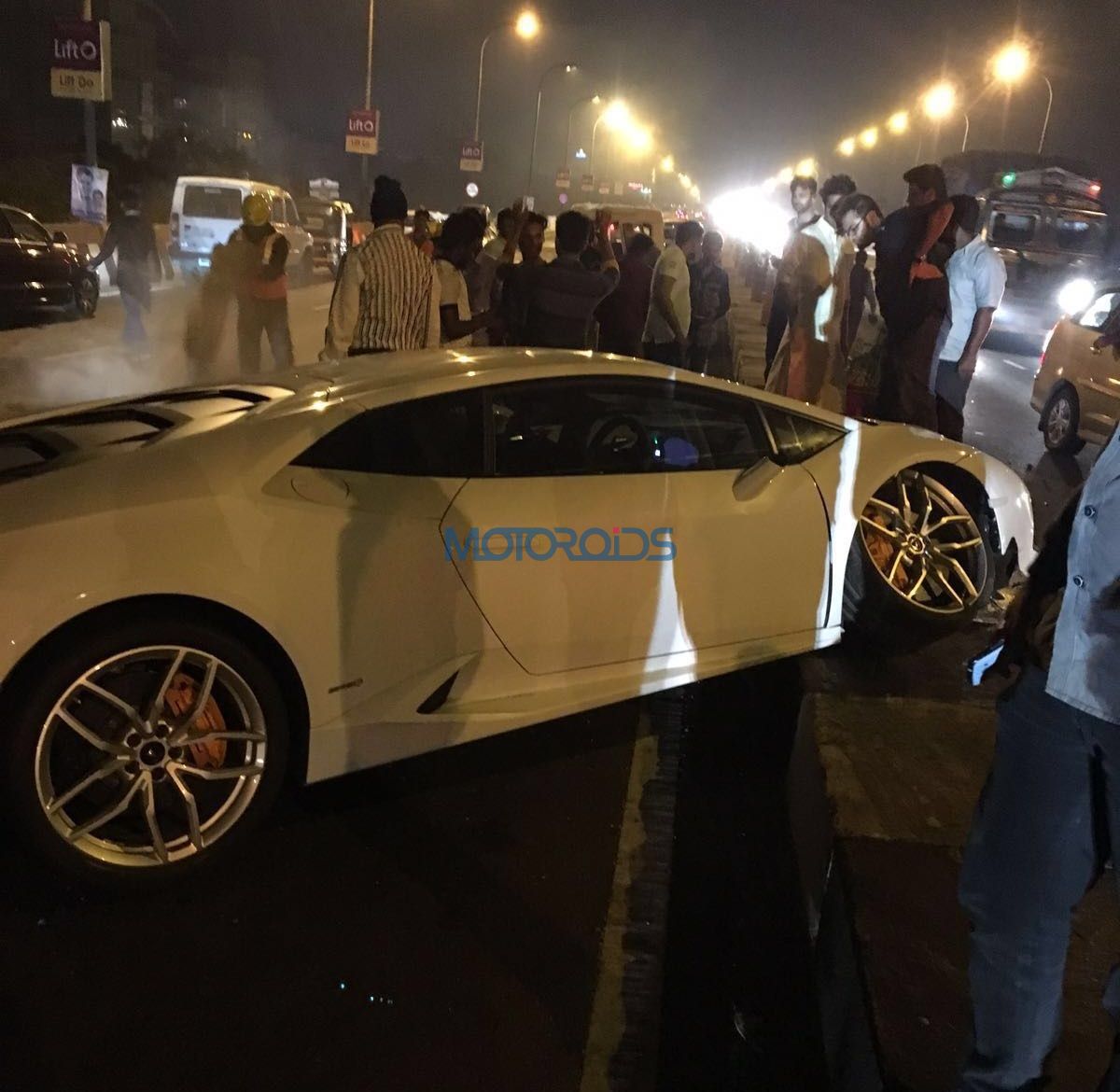 Lamborghini Huracan crash Thane side profile