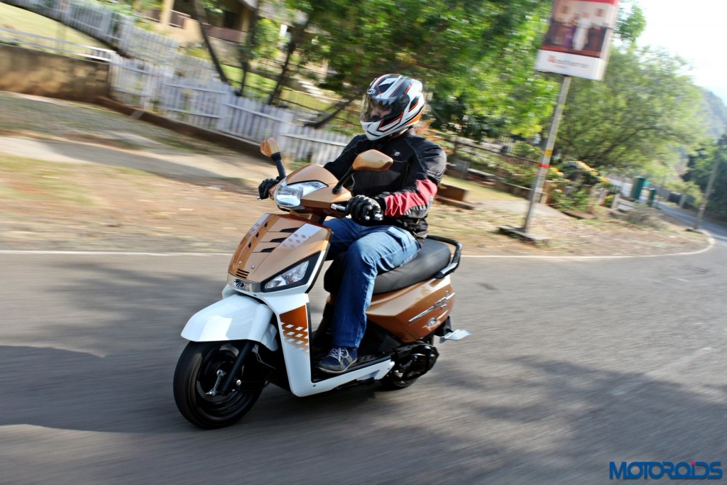 Mahindra Gusto 125 Review - Action Shots (2)