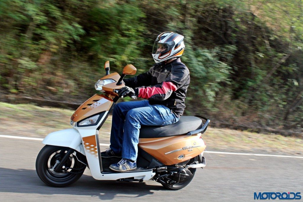 Mahindra Gusto 125 Review - Action Shots (7)