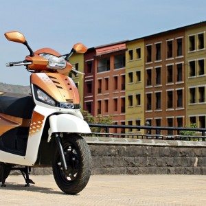 Mahindra Gusto  Review Still Shots