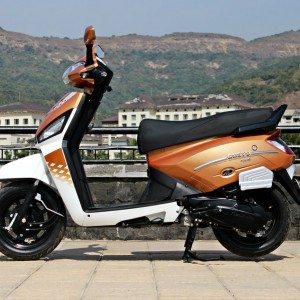 Mahindra Gusto  Review Still Shots