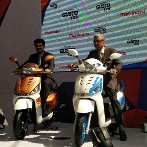 Mahindra Gusto  launch with representatives