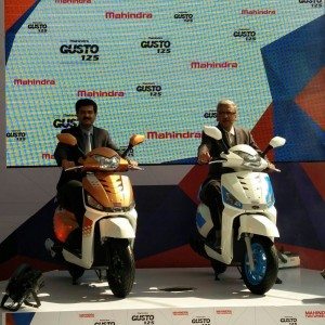 Mahindra Gusto  launch with representatives