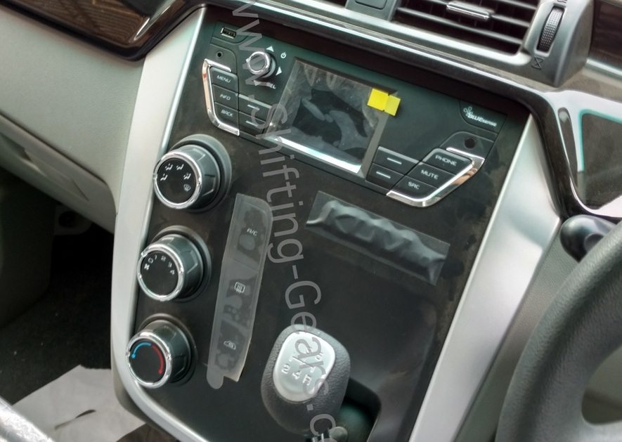 Mahindra KUV100 Center Console