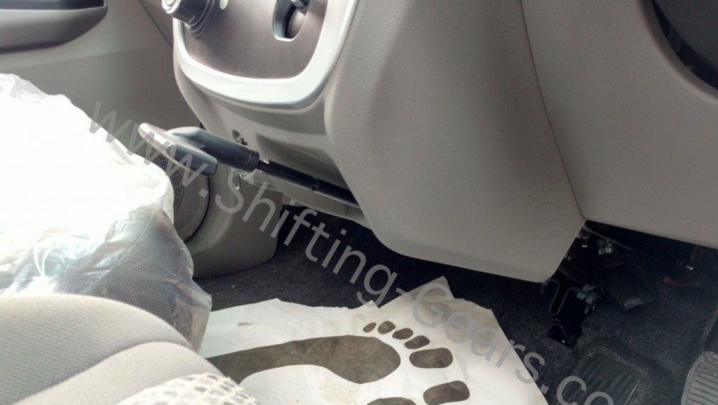 Mahindra KUV100 Footwell