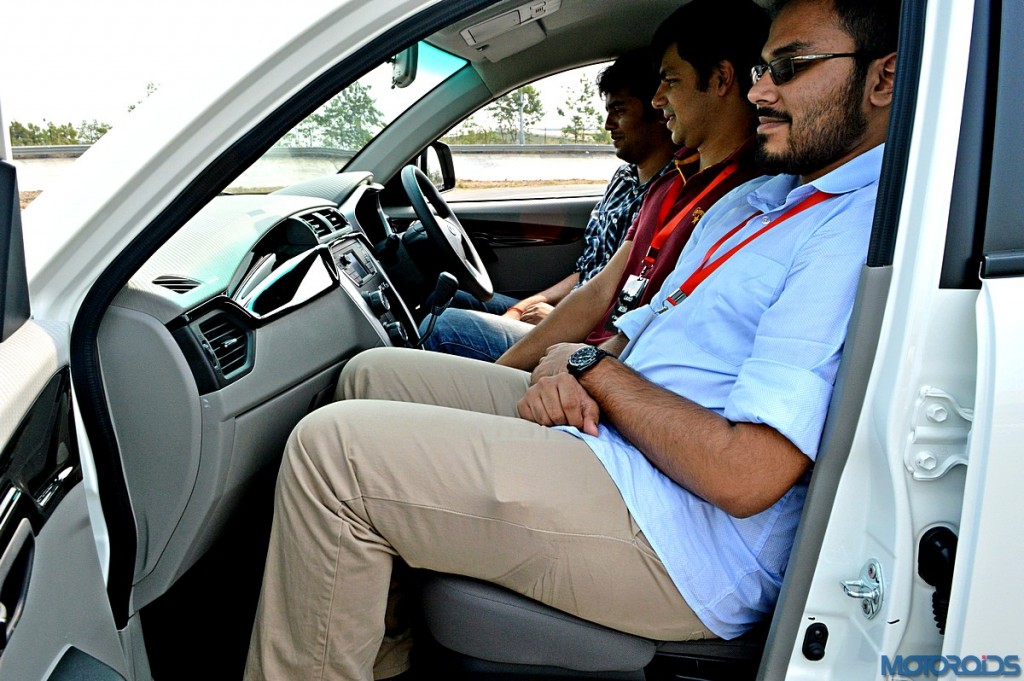 Mahindra KUV100 Front Seat (2)