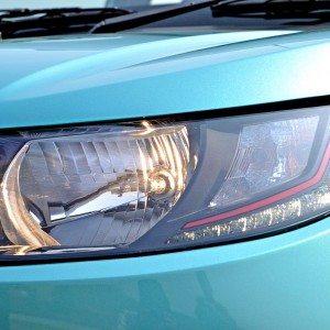 Mahindra KUV Headlamp