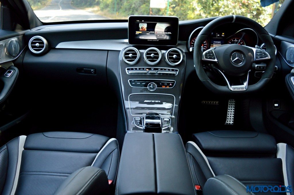 Mercedes-AMG C 63 S cabin view (142)