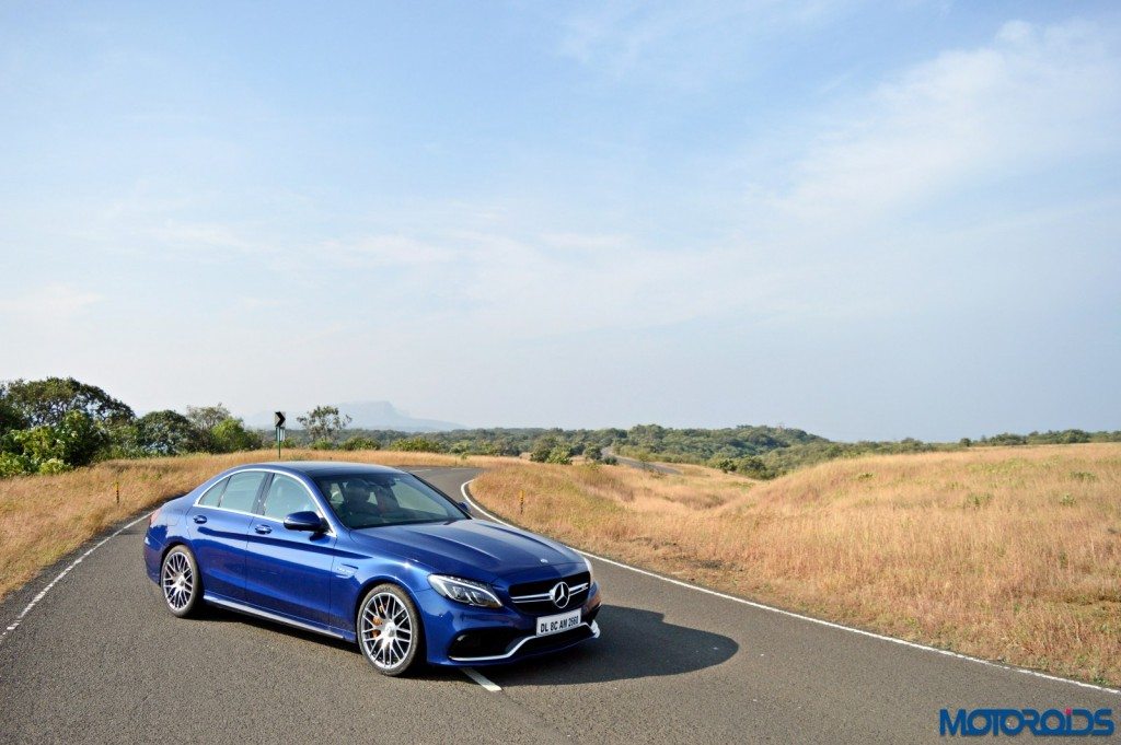 Mercedes-AMG C 63 S front right quarter profile(2)