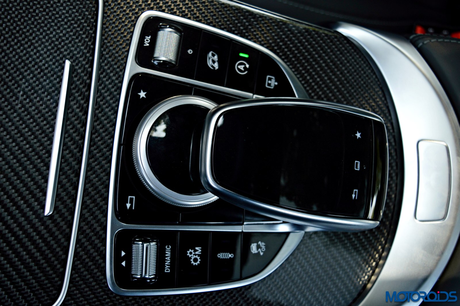 Mercedes-AMG C 63 S touchpad and COMAND center controls(175)