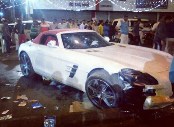 SLS AMG roadster crash