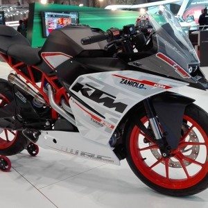 Yamaha R Turbo KTM RC  Turbo